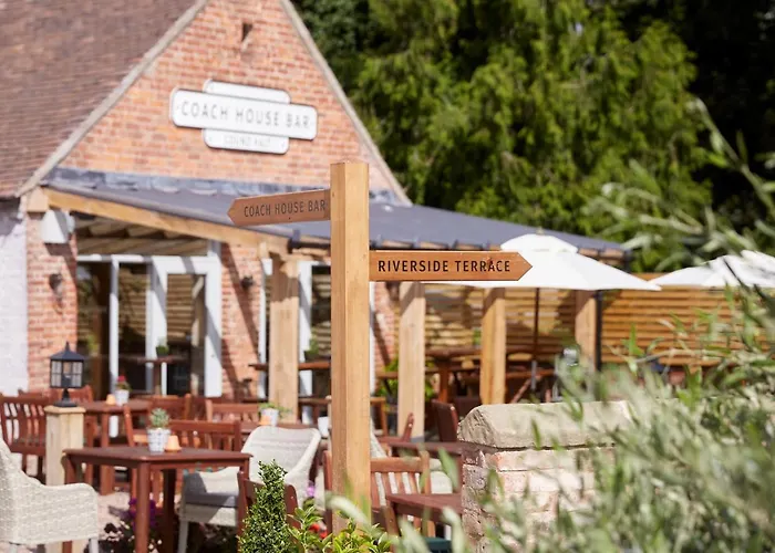 Riverside Inn By Chef & Brewer Collection